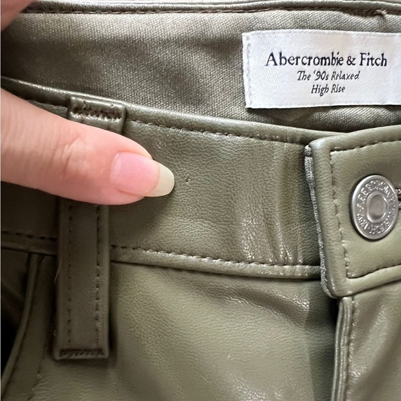 Abercrombie & Fitch 90s Relaxed Olive/Green Cargo Faux Leather Pants Y2K - Picture 4 of 11